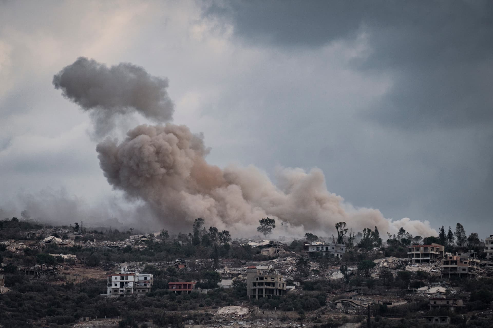 Adri Salido/Getty Images An airstrike is seen September 30, 2026 on the southern Lebanese town of Mansouri, which sits in the Israeli-occupied buffer zone and has been under bombardment as the Israeli military says it was carrying out an operation to destroy Hezbollah infrastructure such as tunnels.