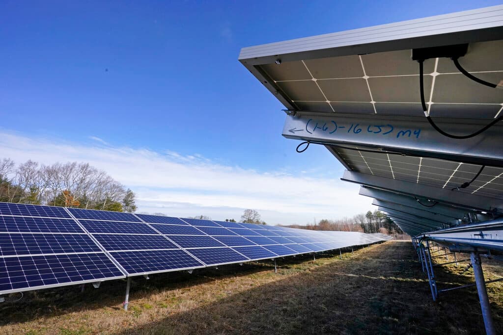 AP/Elise Amendola, file