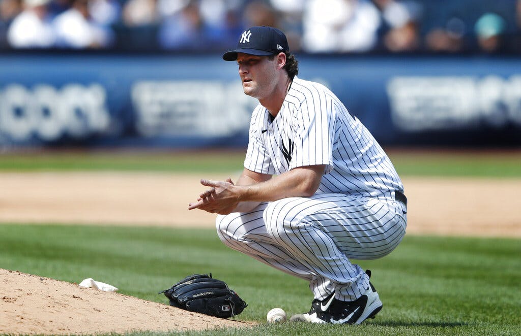 Mets-Yankees Subway Series has October-like atmosphere