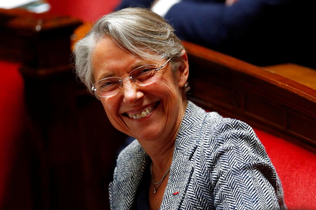 Elisabeth Borne May 12, 2020 at Paris. Gonzalo Fuentes/pool via AP, file