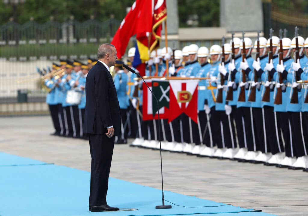 AP/Burhan Ozbilici The Turkish president, Recep Tayyip Erdogan, salutes a military honour guard at Ankara June 8, 2022.