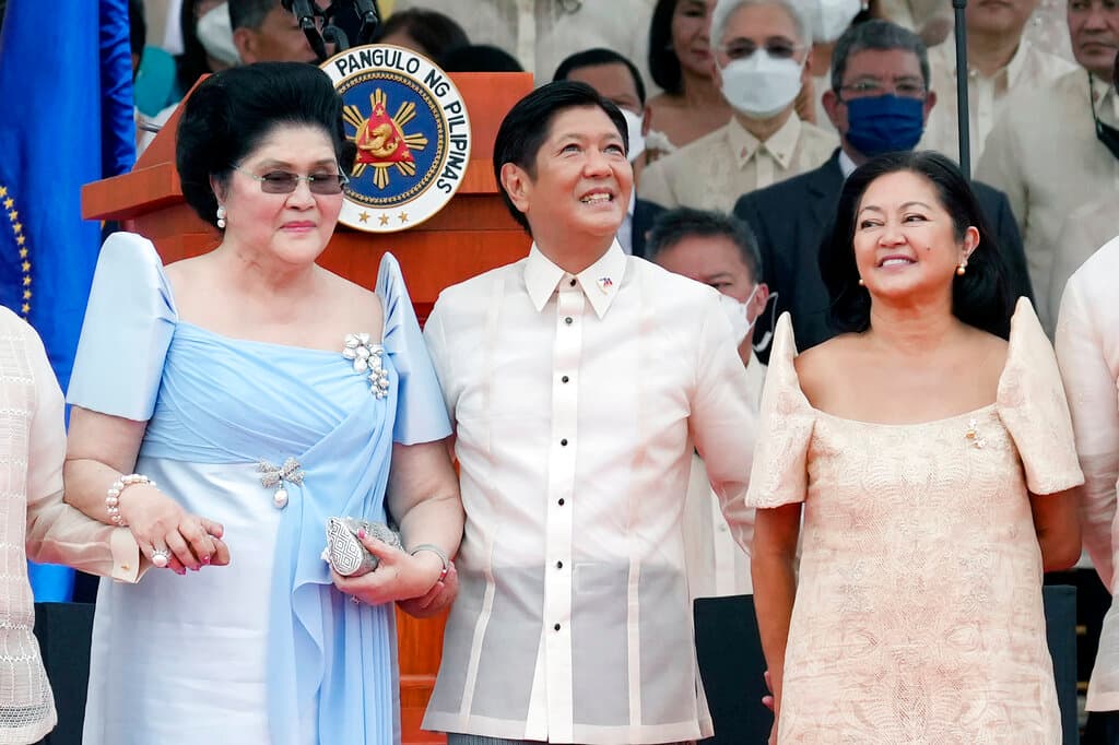 AP/Aaron Favila The Philippines president, Ferdinand 'Bongbong' Marcos Jr., with his mother, Imelda Marcos, and his wife, Maria Louise Marcos, during the inauguration ceremony at National Museum June 30, 2022.