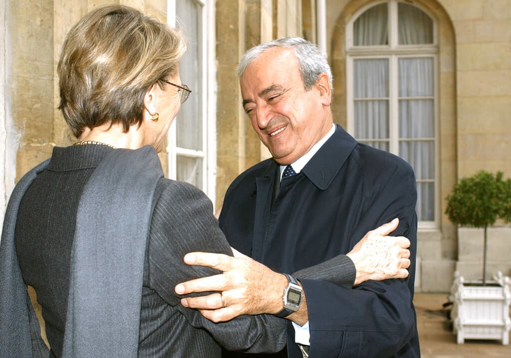 AP/Jacques Brinon Italy's defense minister, Antonio Martino, right, and the French defense minister, Michele Alliot-Marie, at Paris, October 25, 2004.