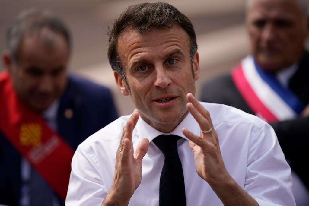 AP/Daniel Cole, pool