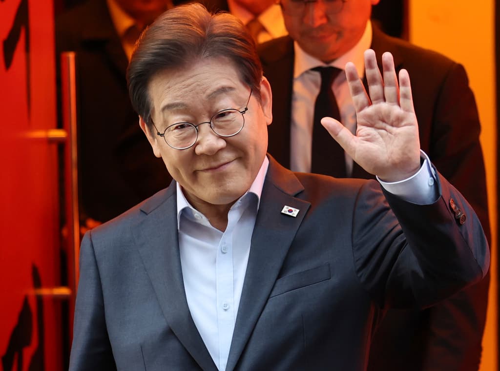 Suh Myung-geon/Yonhap via AP South Korea's president, Lee Jae-myung, campaigning at Seoul, on May 1, 2025.