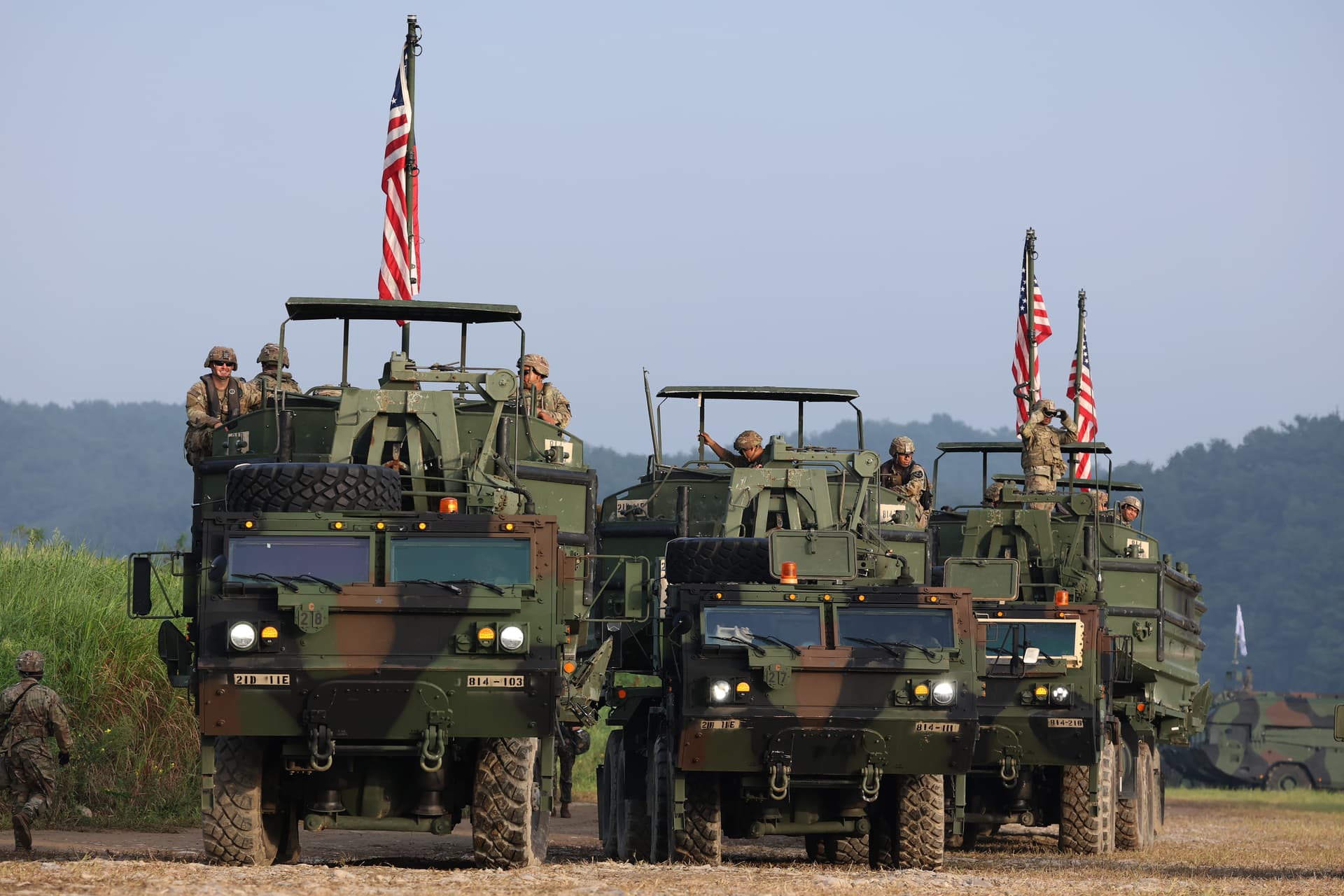 Chung Sung-Jun/Getty Images Soldiers from America’s 2nd Infantry Division participate in a river crossing exercise as part of the Ulchi Freedom Shield exercise at Yeoju-gun, South Korea, on August 27, 2025.