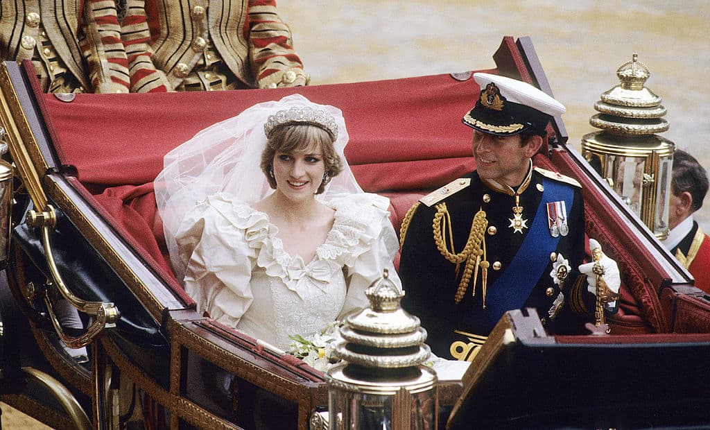 Diana, Princess of Wales, wearing the Spencer family Tiara, ride in an open carriage, from St. Paul's Cathedral to Buckingham Palace on July 29, 1981 at London, England. Diana, Princess of Wales, wearing the Spencer family Tiara, ride in an open carriage, from St. Paul's Cathedral to Buckingham Palace on July 29, 1981 at London, England.