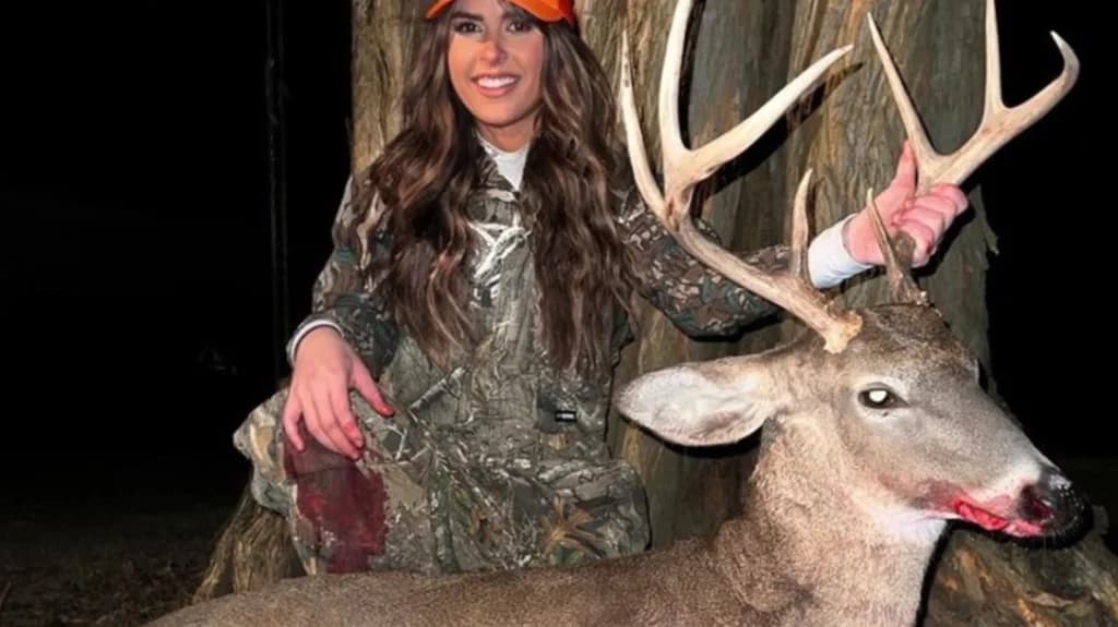 Facebook Ella Langley hunting.