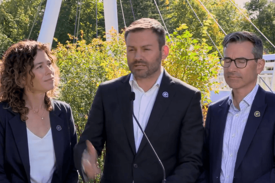 Via X The Parti Quebecois leader, Paul St-Pierre Plamondon, speaks at a press conference at Quebec City on October 3, 2026, where he denied reports of having requested a meeting with the Trump administration.